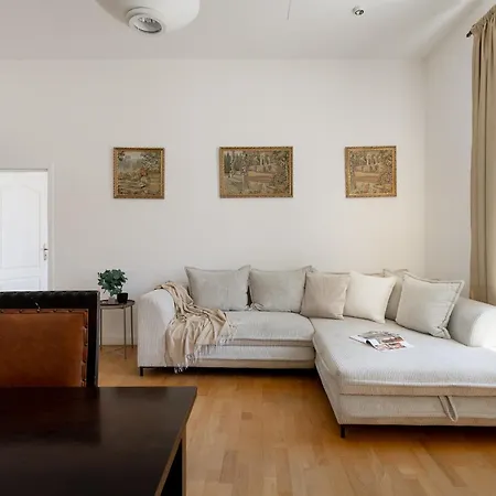 Elegant 2br Letna Walk * Prague