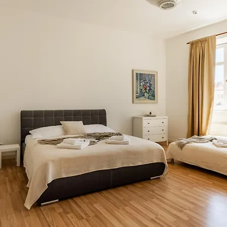 Elegant 2br Letná Walk