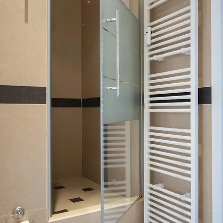 Elegant 2br Letná Walk *